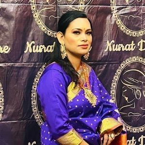 Meet your Posher, Pinky